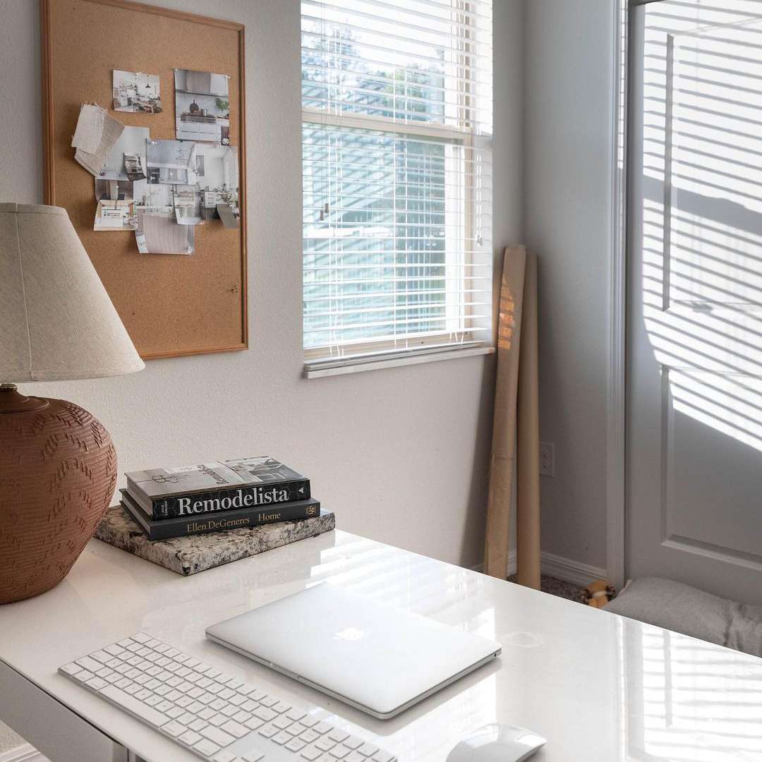 白色的办公空间