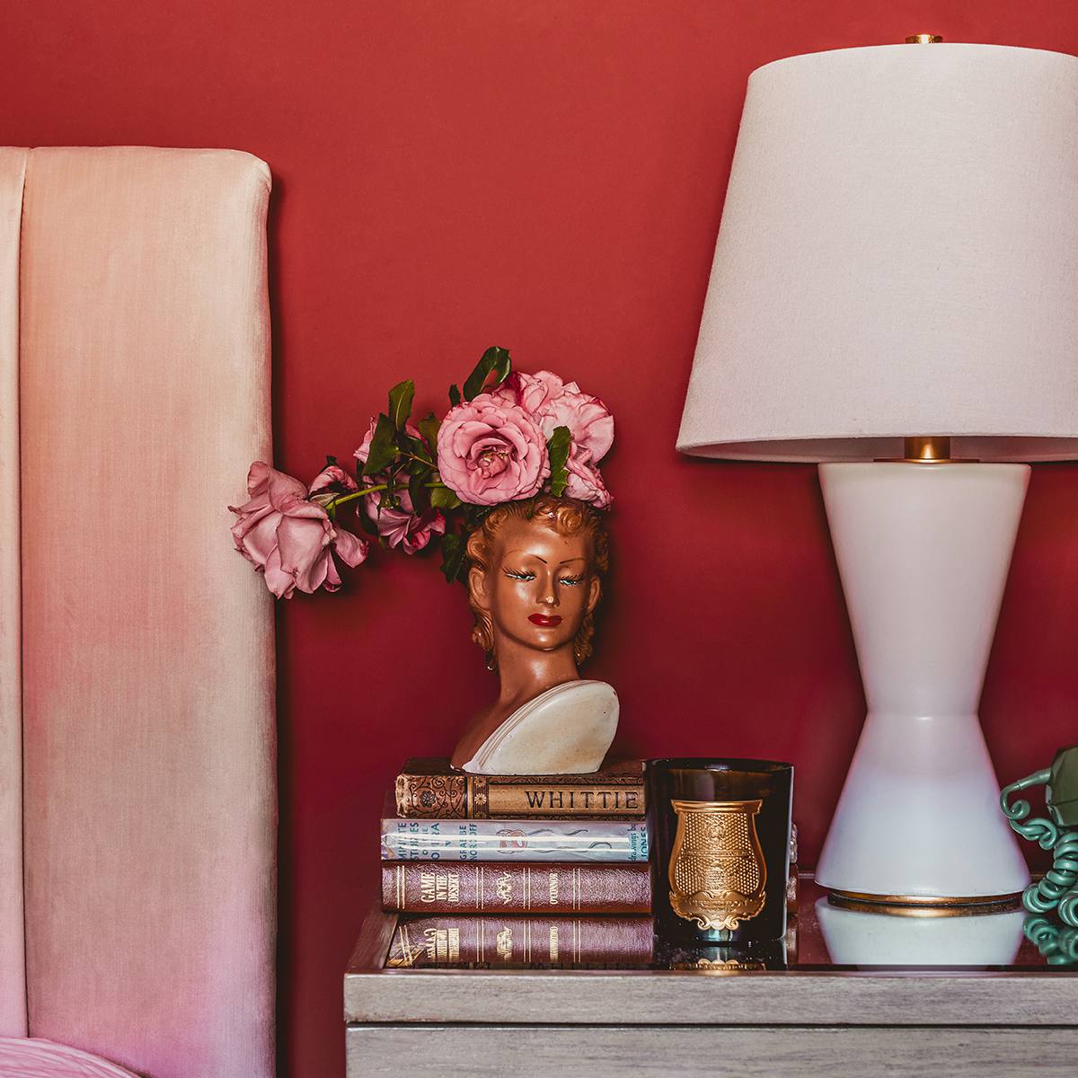 红色的卧室 - 克莱尔·托马斯