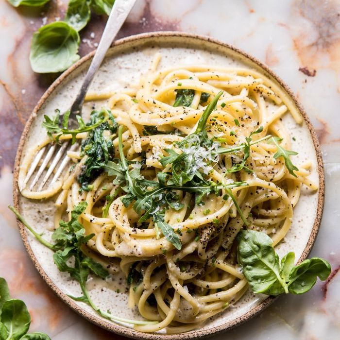 Cacioê佩佩用芝麻菜和柠檬