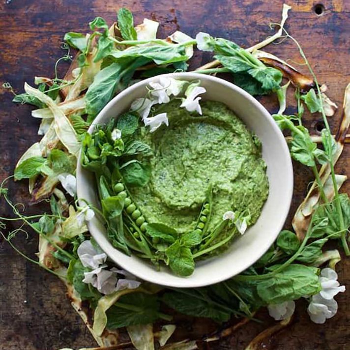 薄荷和甜豌豆鳄梨酱