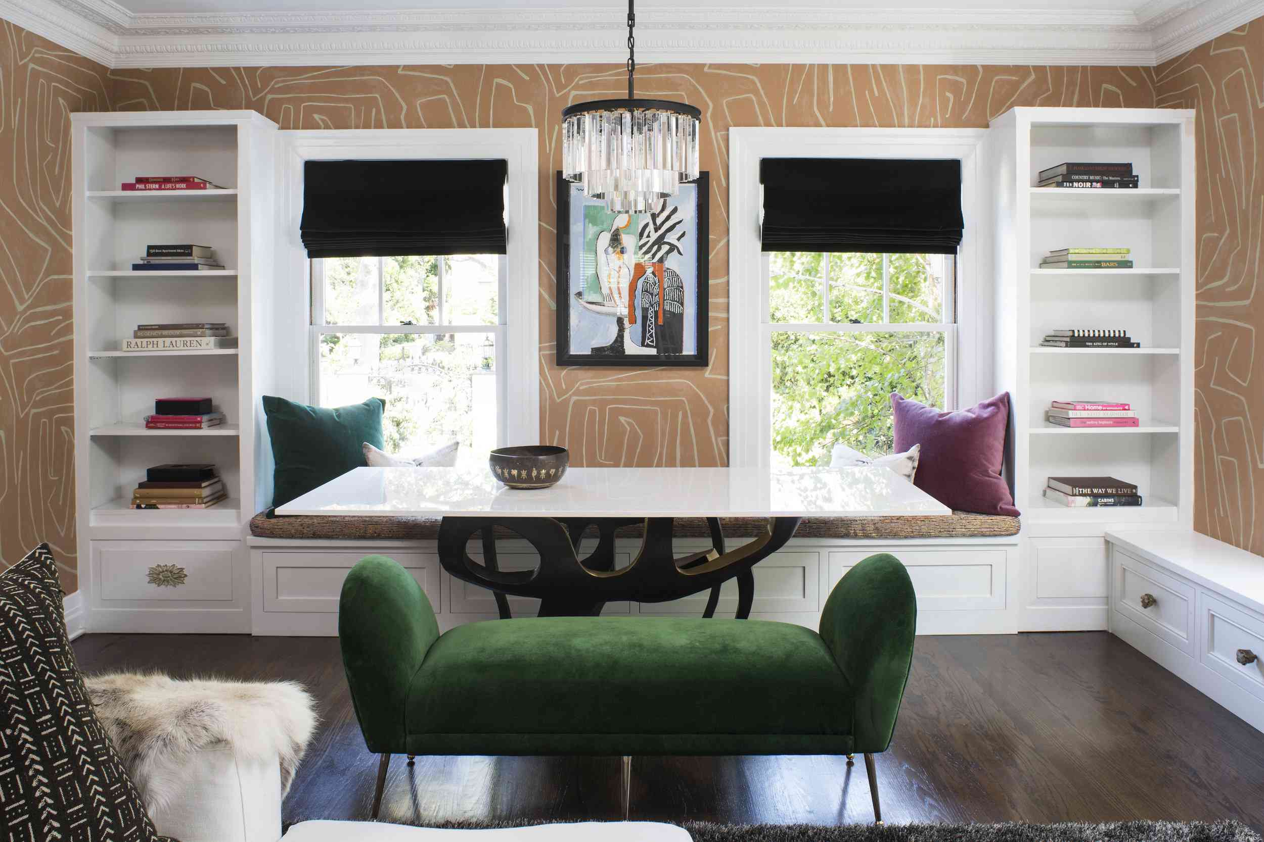 谭房有绿色和黑色的口音