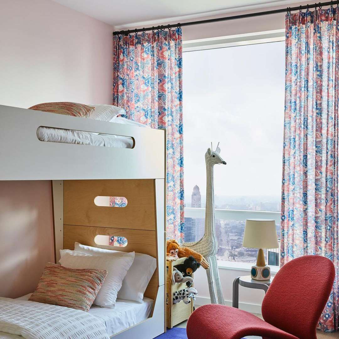 色彩鲜艳明亮的儿童房