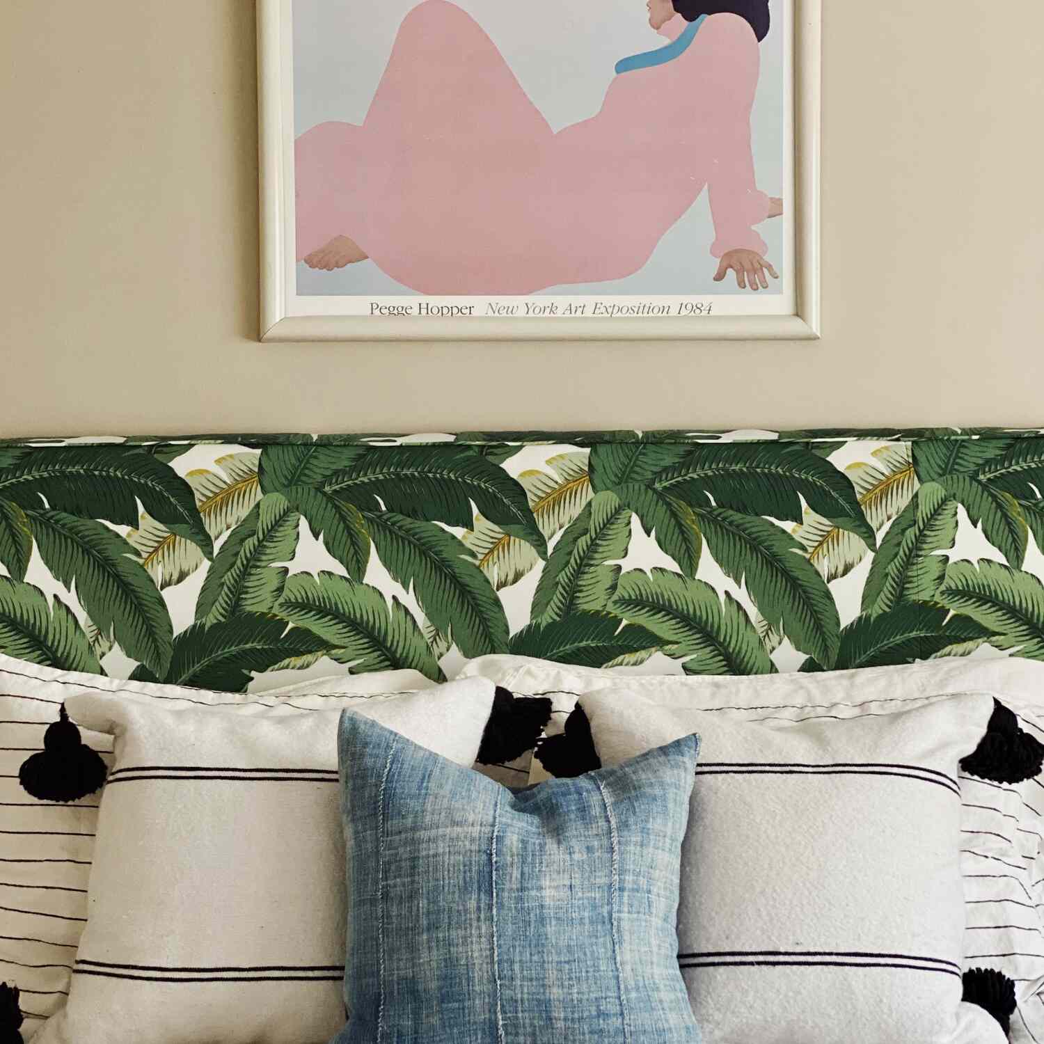 卧室配有棕榈设计