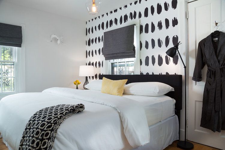 卧室有黑白调墙