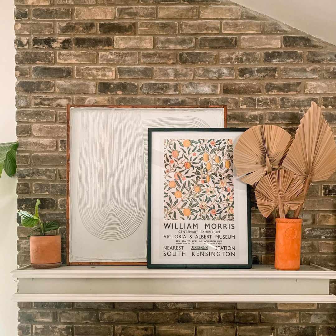 橙色装饰的斗篷