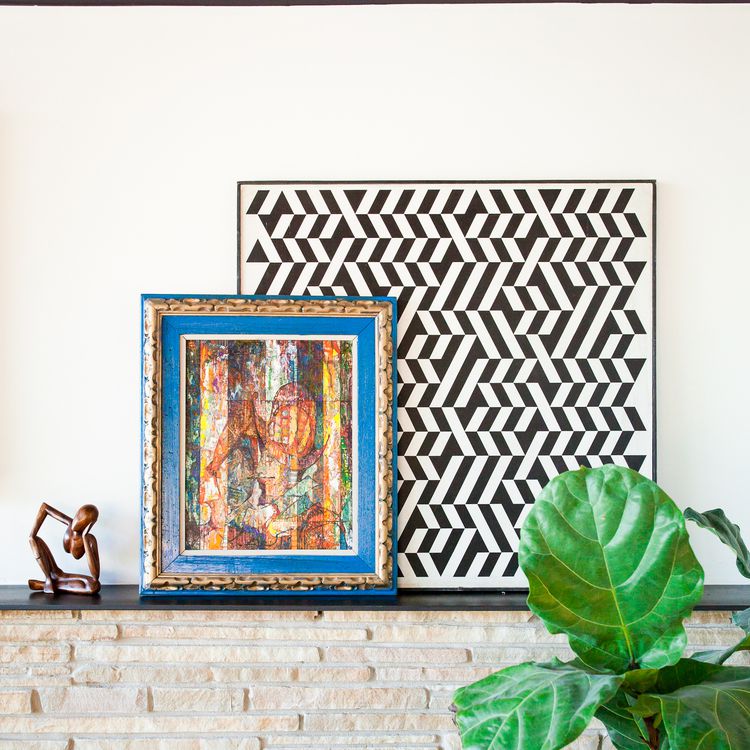 黑白相间的卧室天花板