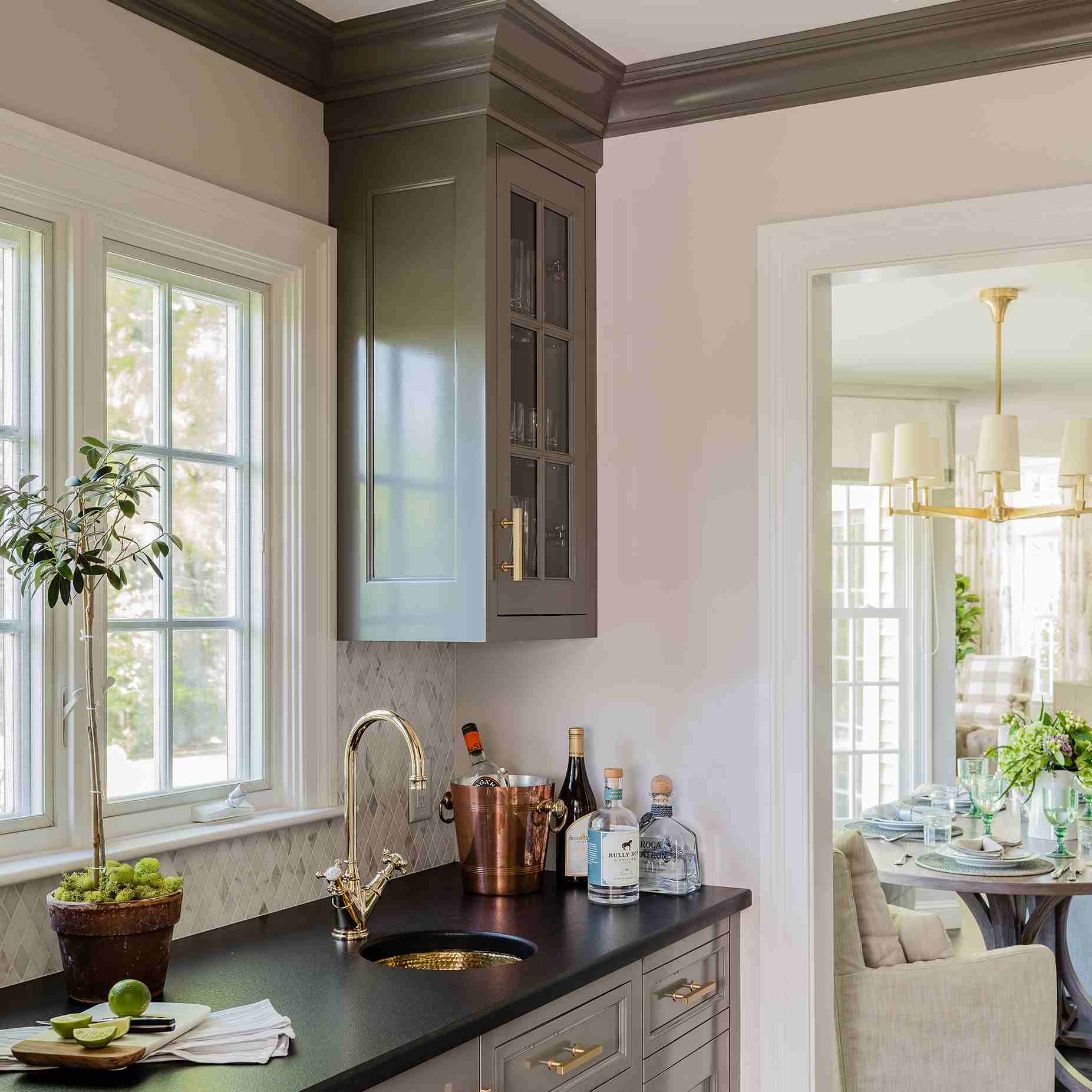 传统的巴特勒的储藏室