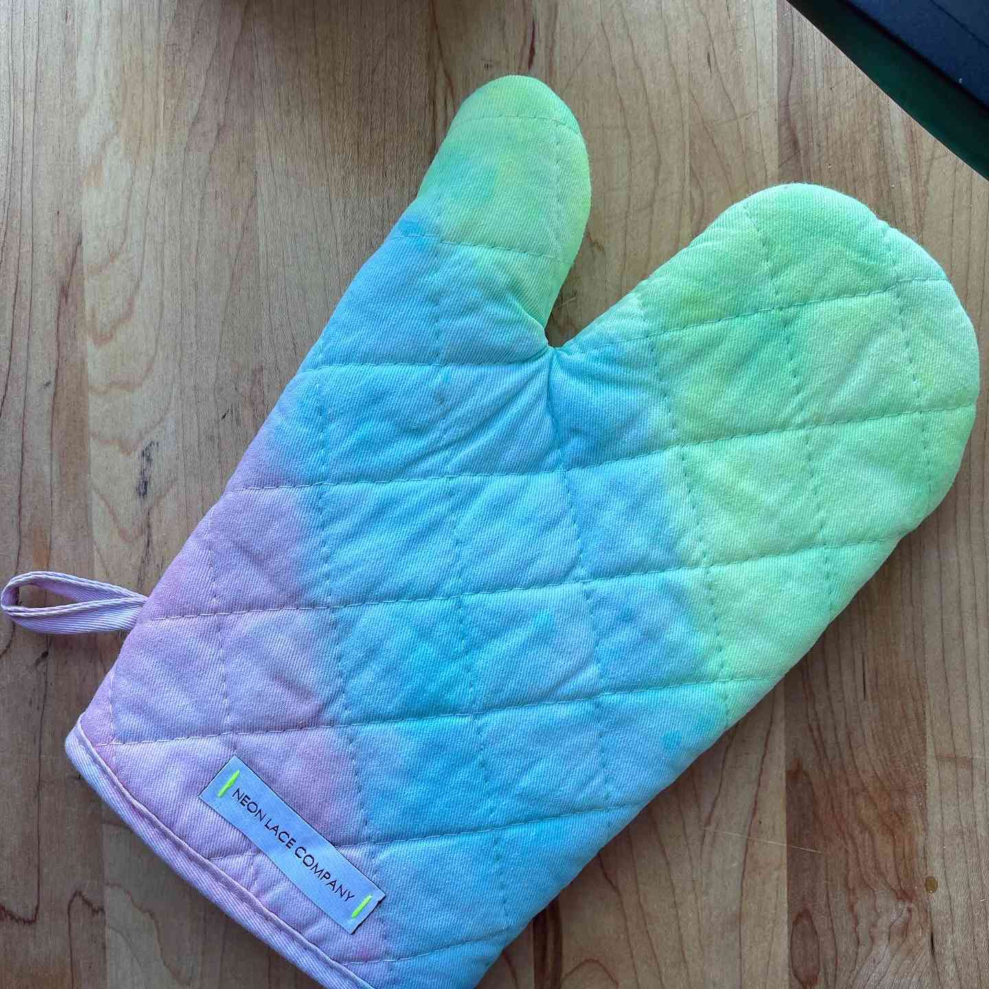 独角兽烤箱露台的平底垫。