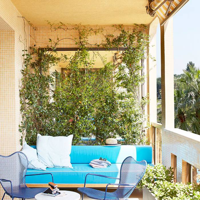 摩纳哥的公寓阳台上