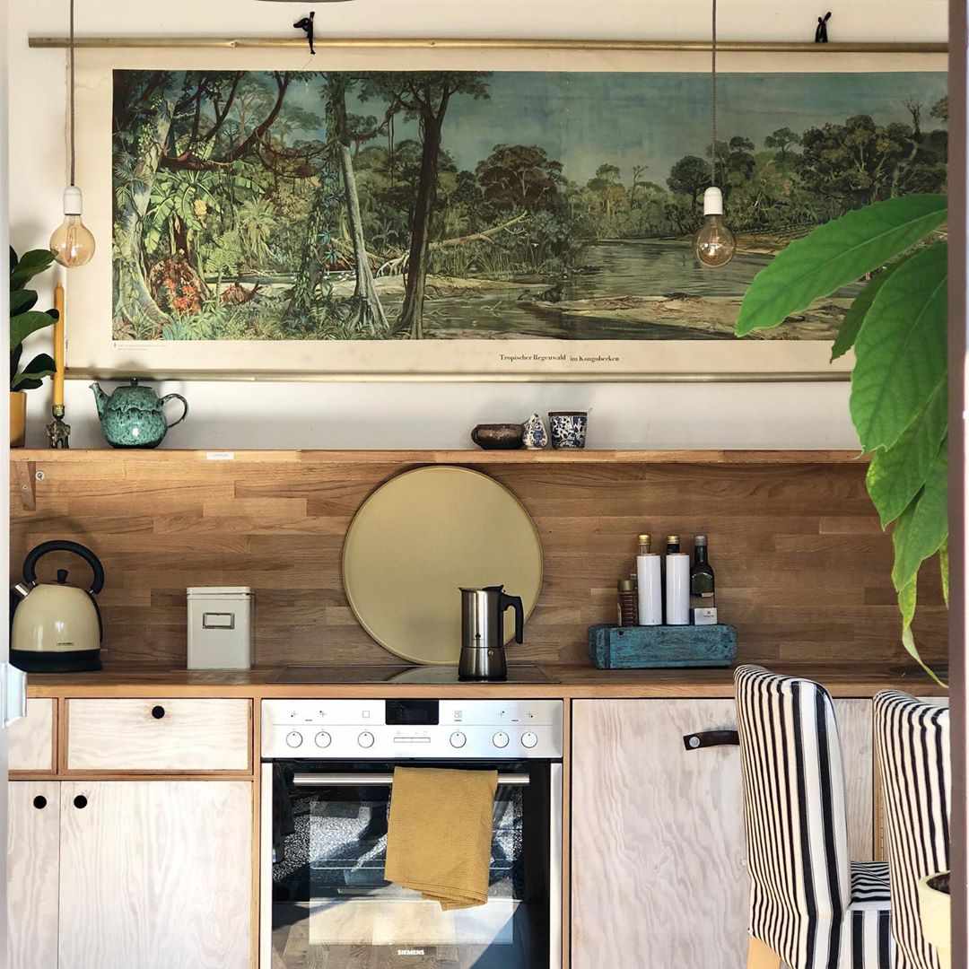 中世纪的现代木制厨房