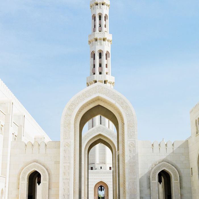 格兰德清真寺在阿曼。“class=
