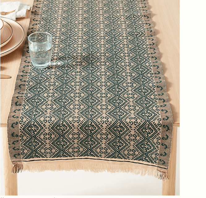 一个土布蓝绿色和TAM榜亚军的流苏末端。