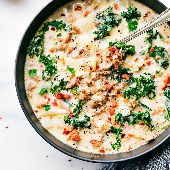 快速的汤食谱- Zuppa Toscana汤