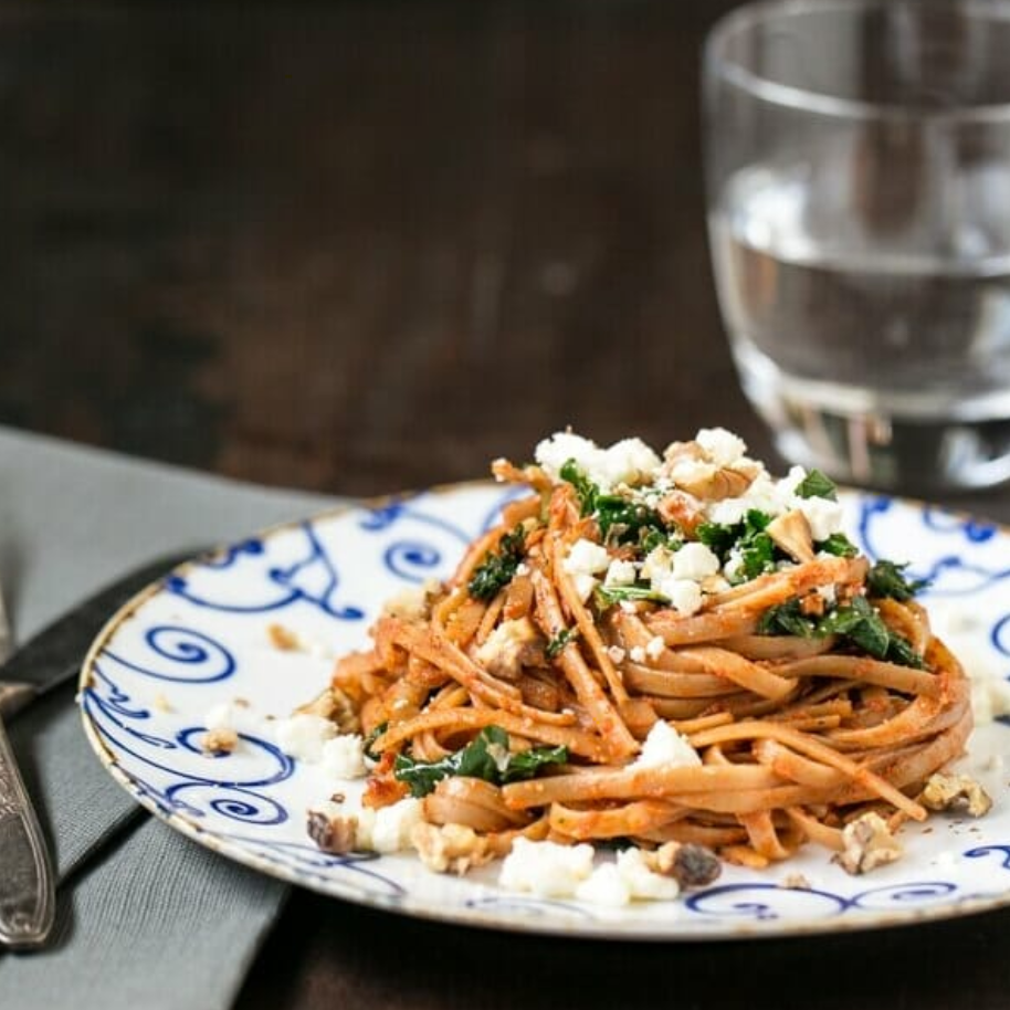 红辣椒香蒜扁面条