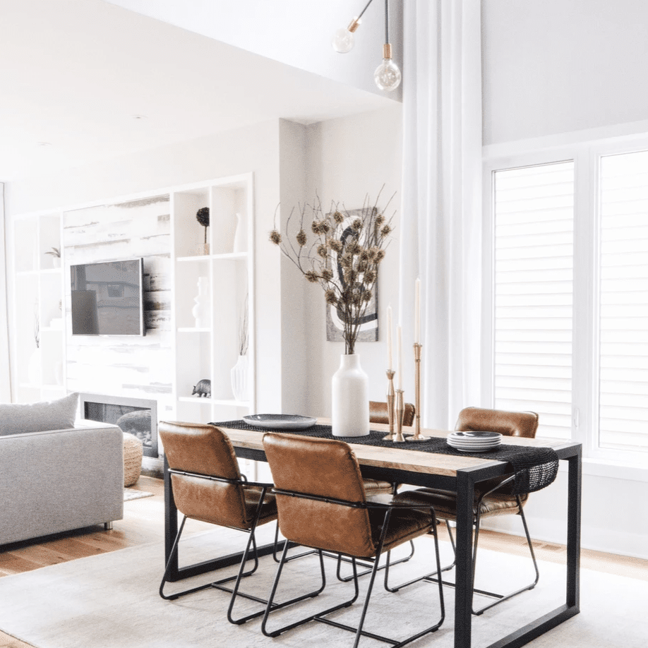 一个小餐厅桌子与光滑的黑色桌子runnre