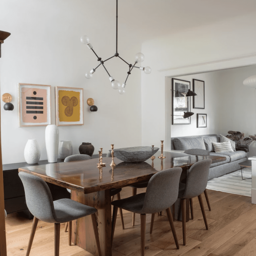 清洁餐厅的铜烛台