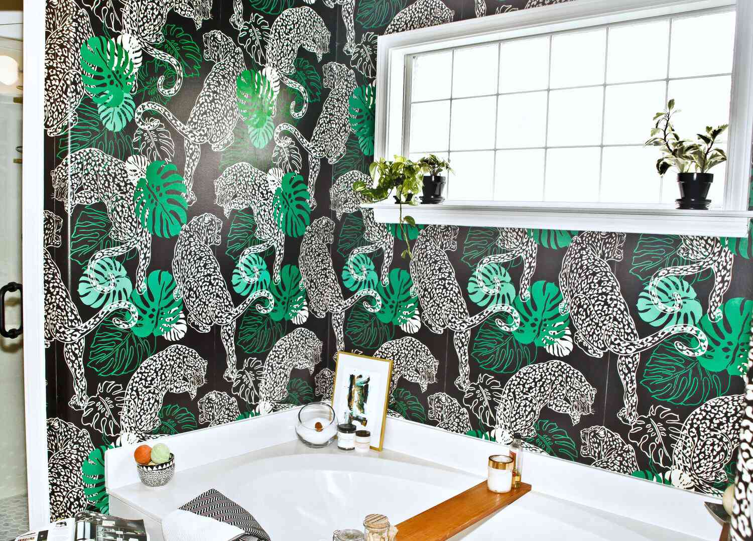 凯利绿色浴室壁纸