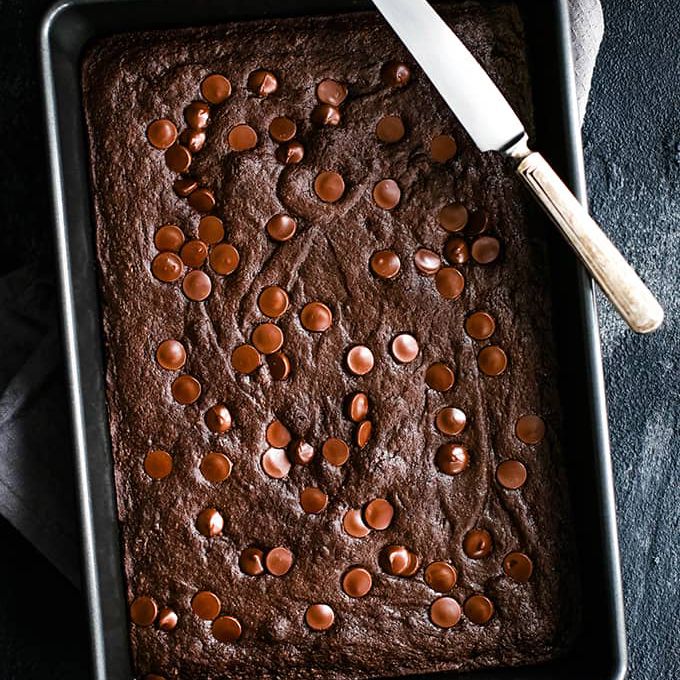 一碗巧克力软糖布朗尼