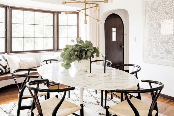 中世纪的现代餐厅