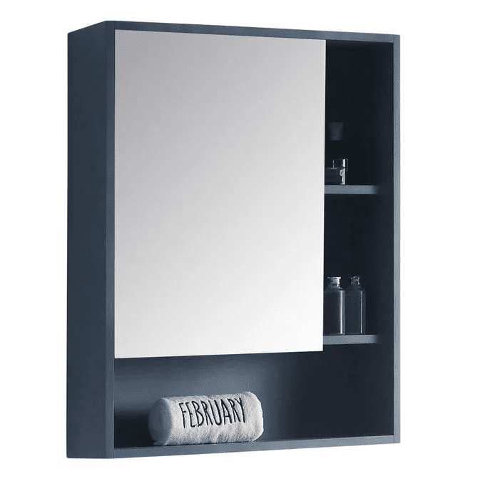 蓝色药箱用镜子和右侧的两个开放式货架和底部开放式的搁架。