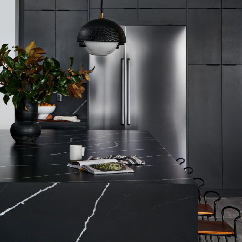 固定全黑厨房潮流的小贴士——单色装置