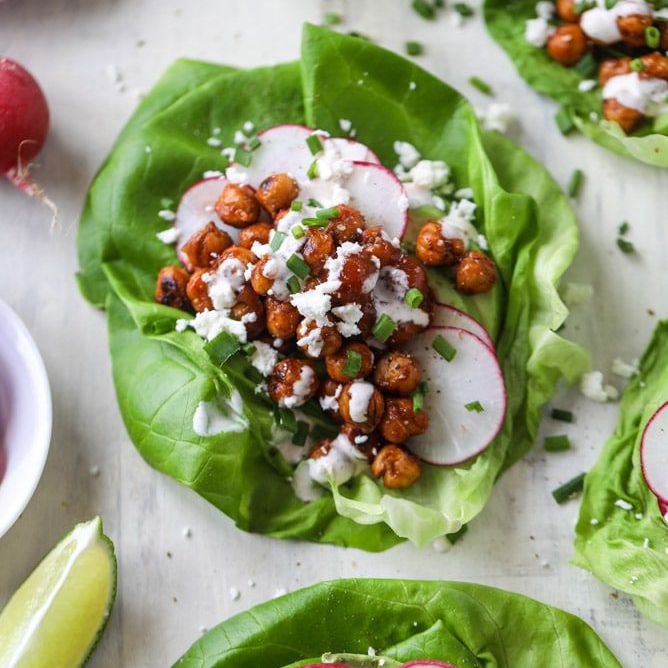 香脆烧烤鹰嘴豆生菜裹