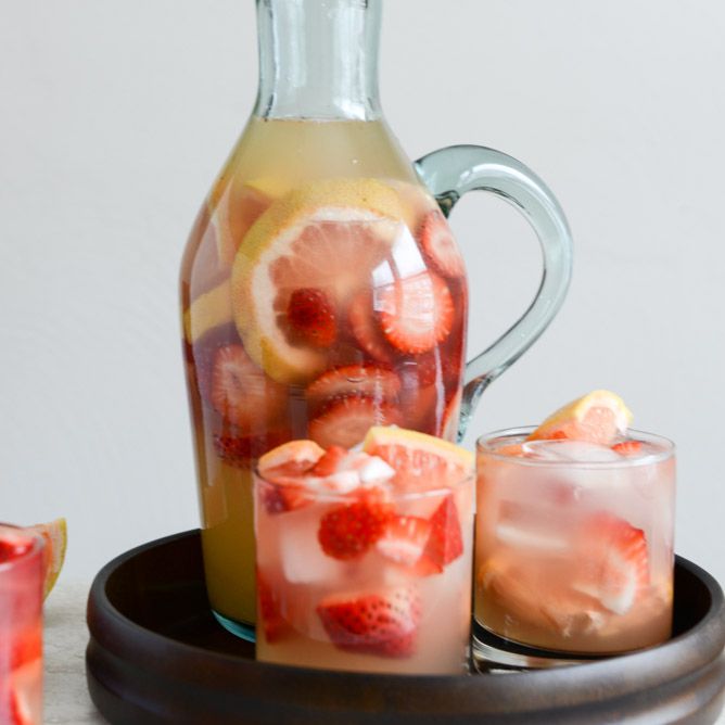 闪闪发光的葡萄柚桑格里亚