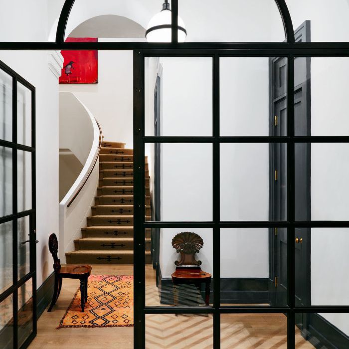 有法式大门的入口