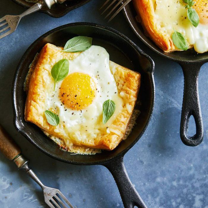 简单的蛋和奶酪馅饼