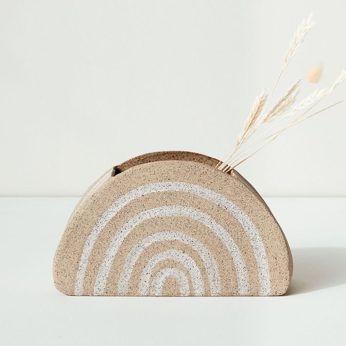 Gabrielle Silverlight的《拱形容器》