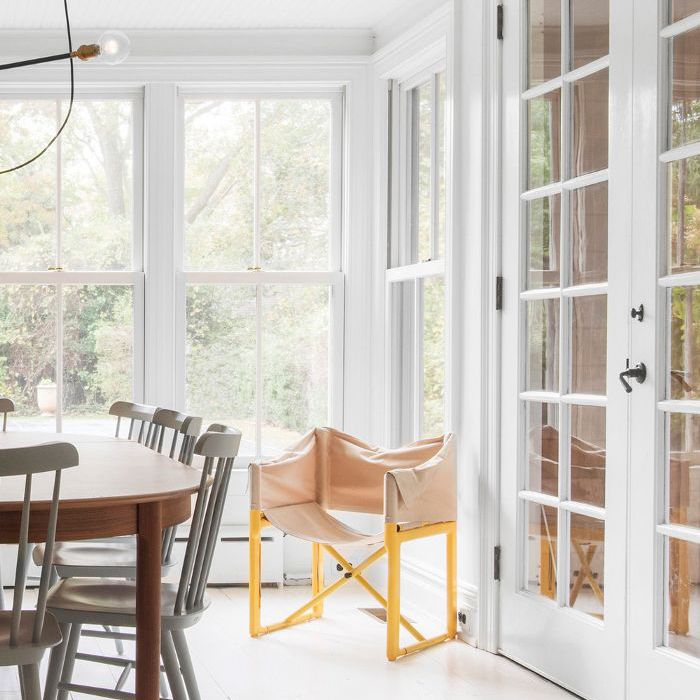 带法式门的餐厅