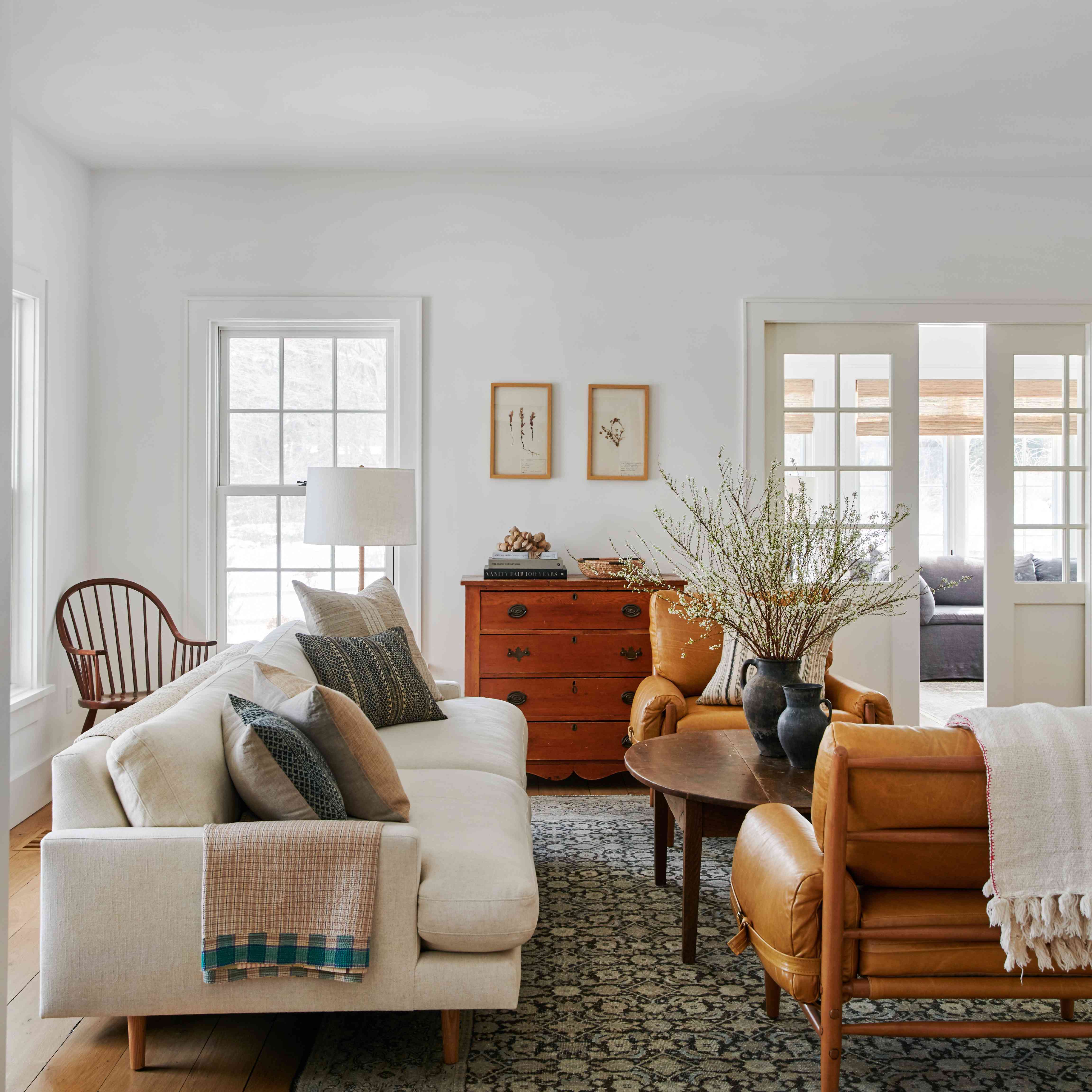 本周改头换面-安珀·刘易斯康涅狄格农舍客厅