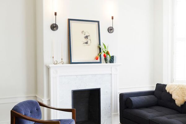 有白色斗篷的客厅