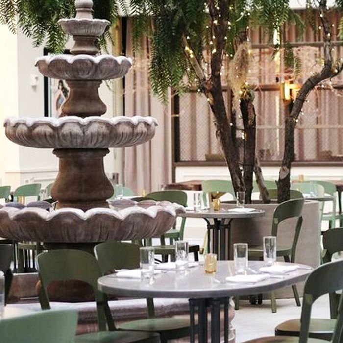 春天洛杉矶市中心餐厅