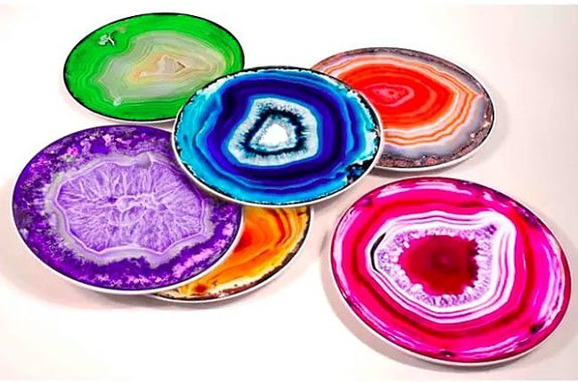 色彩斑斓、玛瑙盘子。