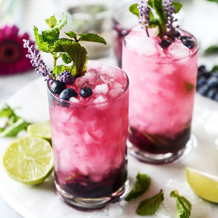 蓝莓莫吉托与薰衣草糖浆