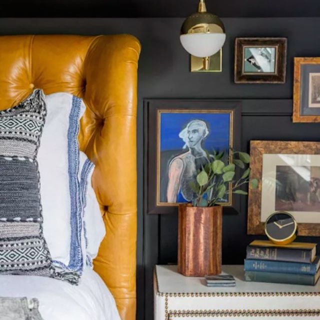 黑色的卧室天花板