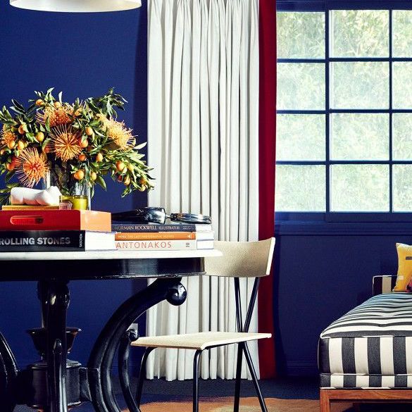 杰西卡·阿尔芭的小酒馆餐桌