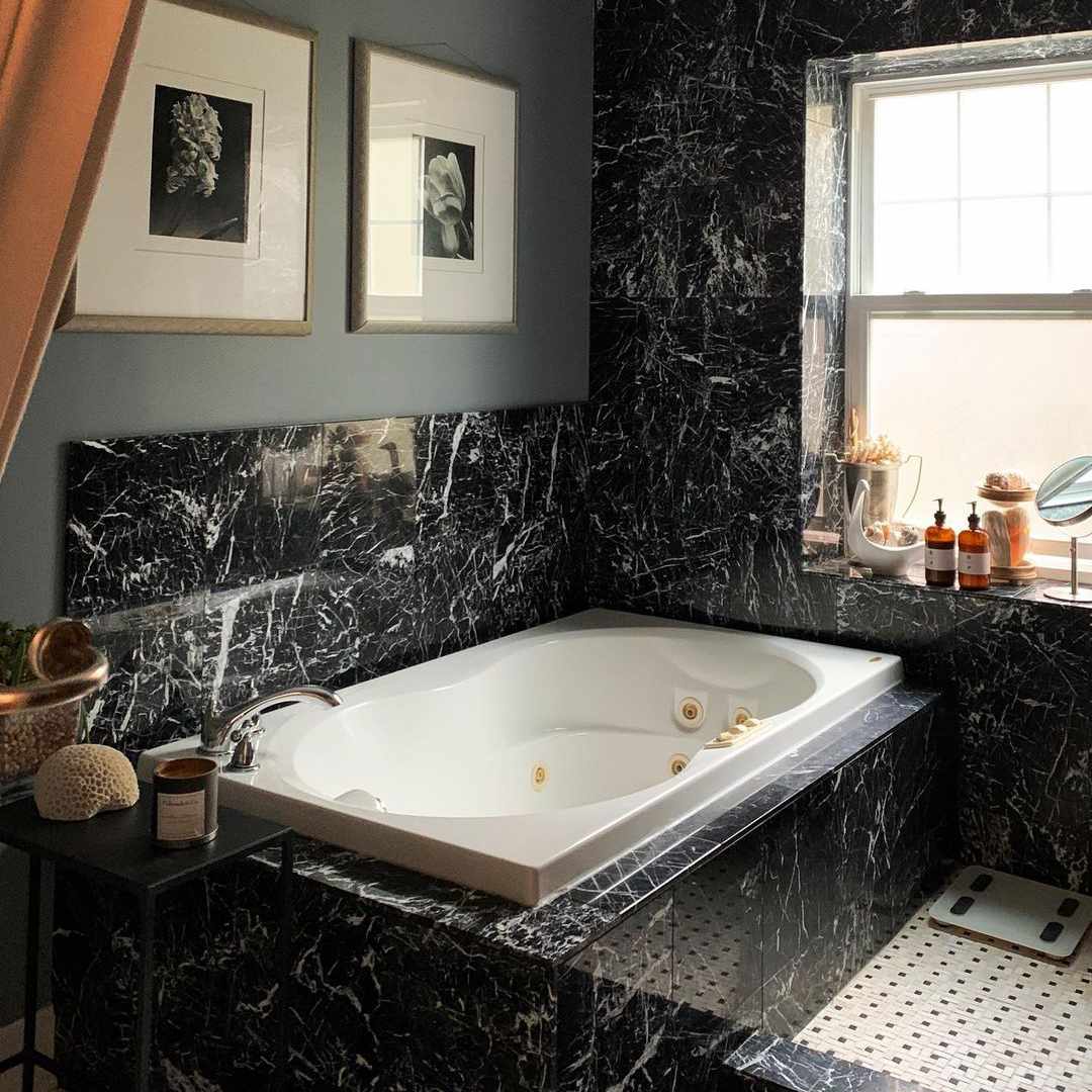 黑色大理石浴室