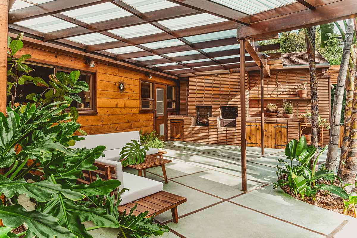 克莱尔托马斯世纪中期的家庭院设计