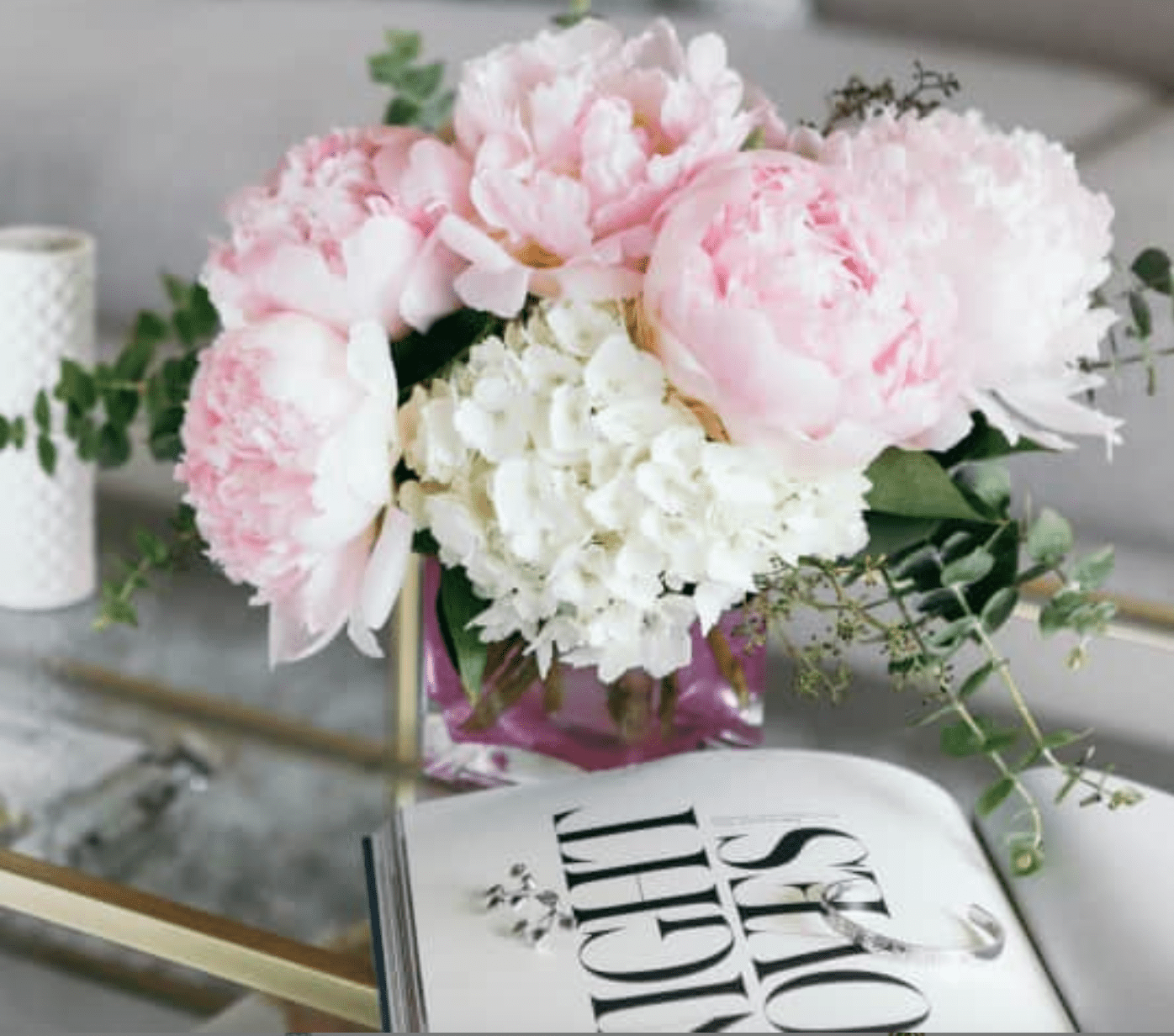 Teleflora漂亮的牡丹插花