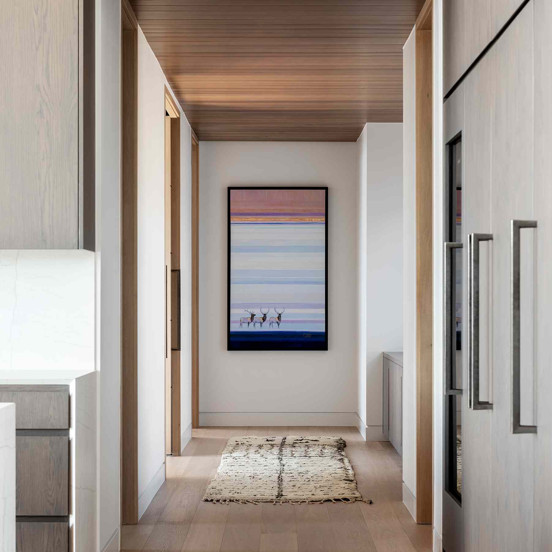 走廊射击与编织地毯。