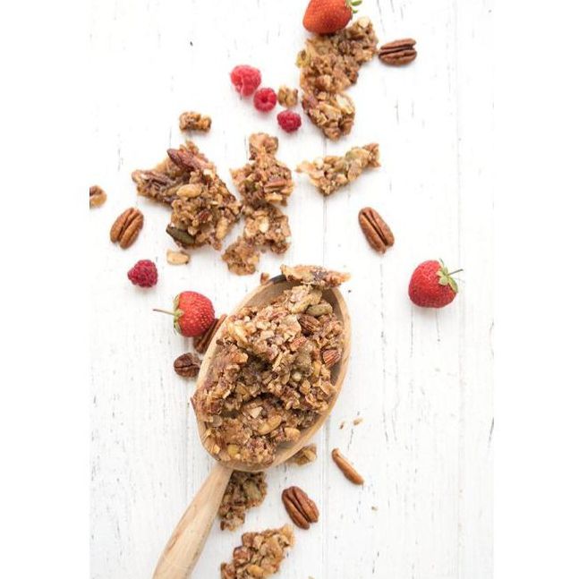 低碳水化合物无谷酮格兰诺拉麦片集群