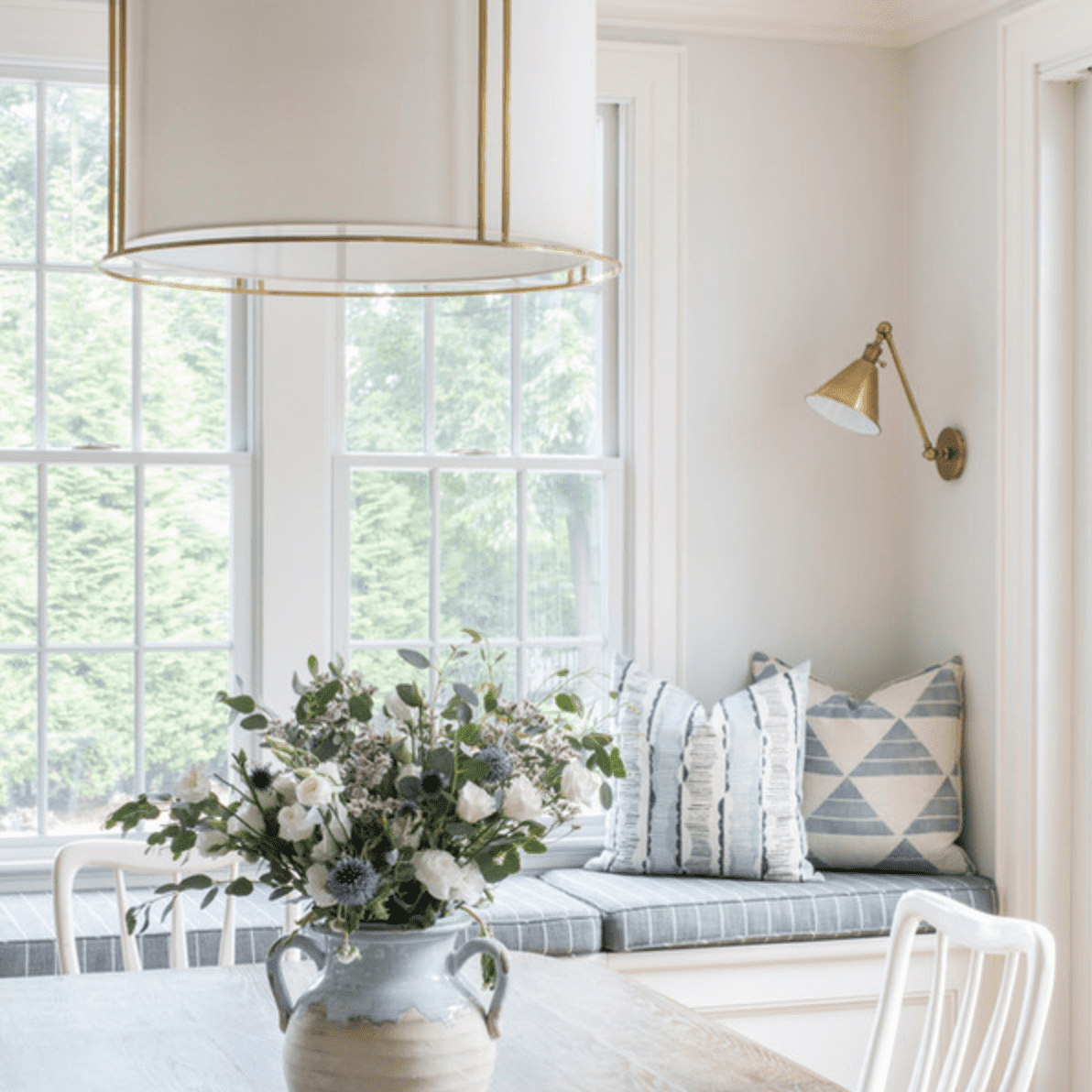 减少厨房桌子上插花。