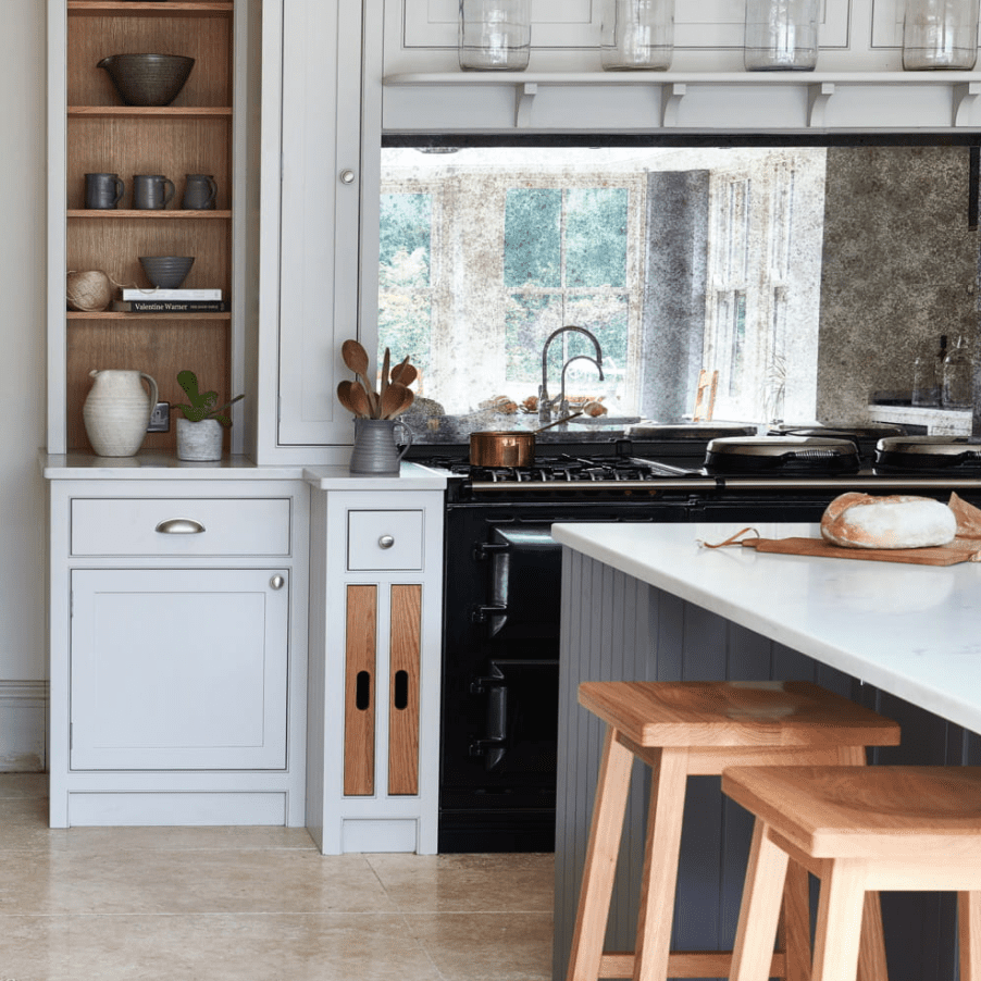 带大火炉的厨房