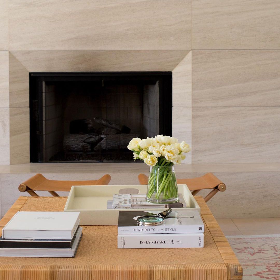 别致称呼咖啡桌。