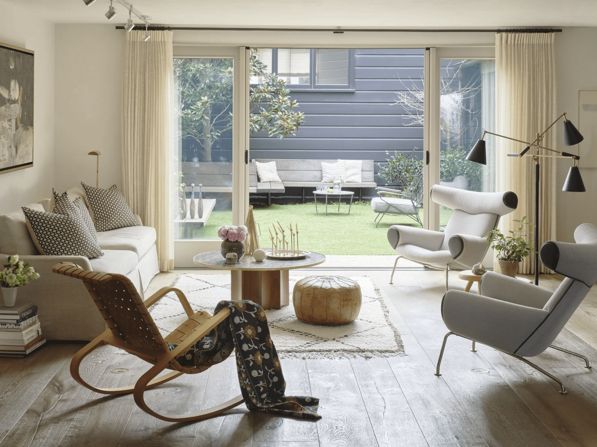 明亮通风的客厅