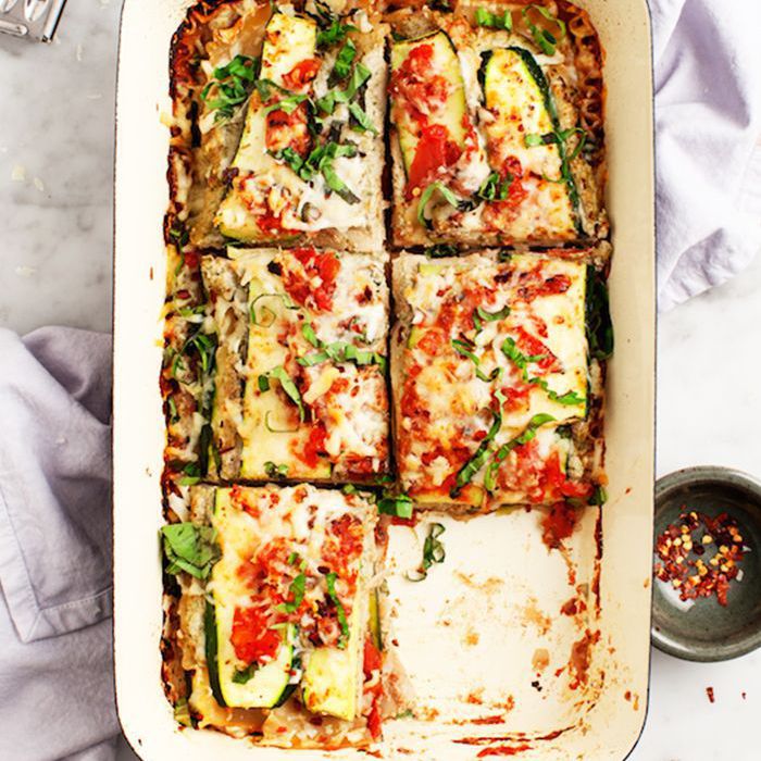 西葫芦烤宽面条用素食芝士