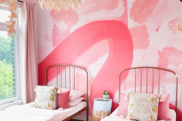 异想天开的女孩粉色卧室。
