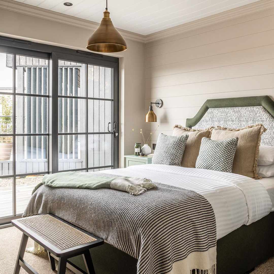 卧室有白色墙壁